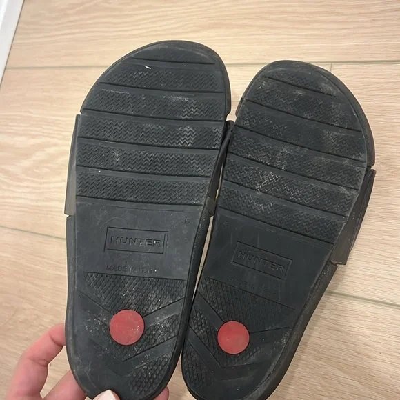 Hunter Slides - Picture 2 of 3